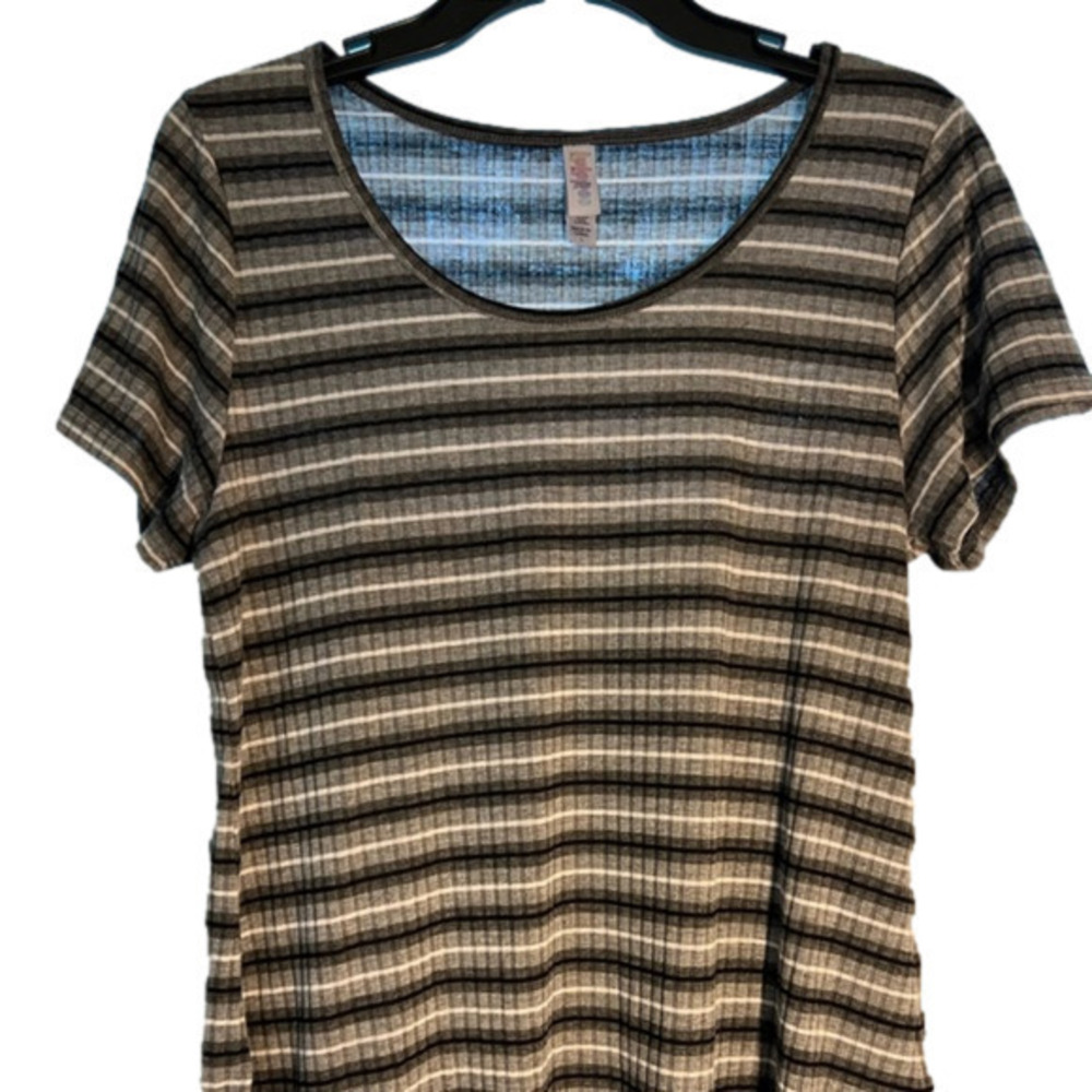 LuLaRoe Women's Large Black & White Striped Tee - Lightweight & Stylish